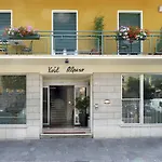 Alpino Hotel