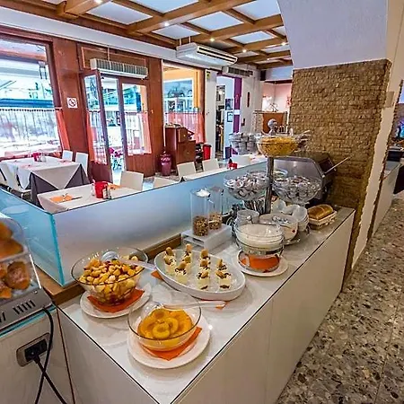 Alpino Hotel 2*