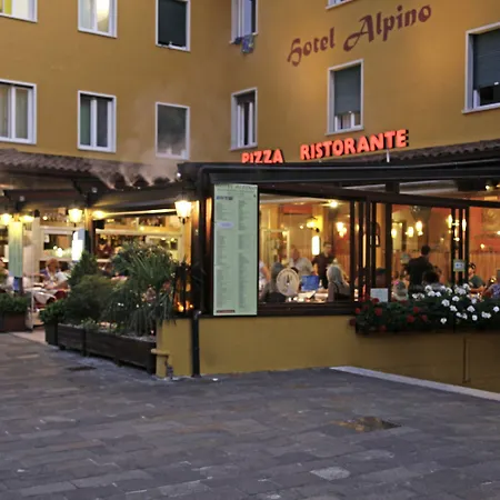 Alpino Hotell 2*